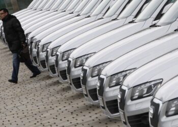 Επανέρχεται από φέτος ο φόρος πολυτελείας σε ΙΧ