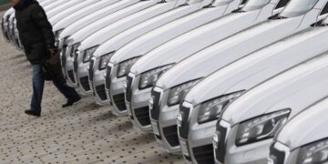 Επανέρχεται από φέτος ο φόρος πολυτελείας σε ΙΧ