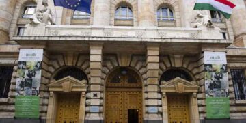 Η Ουγγαρία «διώχνει» το ΔΝΤ!