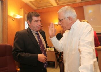 Κακλαμάνης σε Καμίνη: Διαλέξτε… δήμαρχος ή τραπεζίτης;