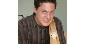 Ματθαίος Τσαχουρίδης: Η σχέση μου με τη λύρα βασίζεται σε γερά θεμέλια