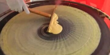 Έτσι φτιάχνουν την κρέπα στην Κίνα (video)