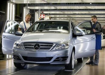 Εκτός νόμου έβγαλε τέσσερα μοντέλα της Mercedes η Γαλλία