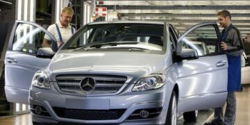Εκτός νόμου έβγαλε τέσσερα μοντέλα της Mercedes η Γαλλία
