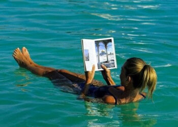 ΝΕΚΡΑ ΘΑΛΑΣΣΑ: Η θάλασσα στην οποία δεν μπορείς με τίποτα βυθιστείς!