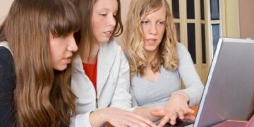 ΑΡΕΙΟΣ ΠΑΓΟΣ: Διάλειμμα 15 λεπτών ανά 2ωρο σε όσους εργάζονται μπροστά σε Η/Υ