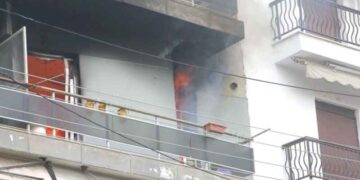 Πανικός στο κέντρο της Κοζάνης από πυρκαγιά σε διαμέρισμα