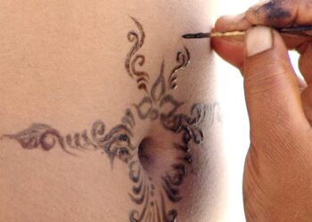 Όχι στα Τατουάζ από Μαύρη Χέννα