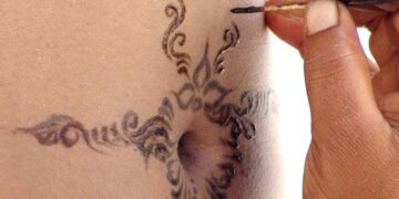 Όχι στα Τατουάζ από Μαύρη Χέννα