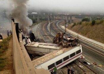 Τραγωδία με εκτροχιασμό τρένου στην Ισπανία