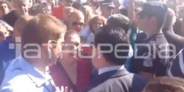 «Εμπόλεμη» κατάσταση στο Αττικόν σε επίσκεψη Άδωνι! Επεισόδια και αντεγκλήσεις (βίντεο)