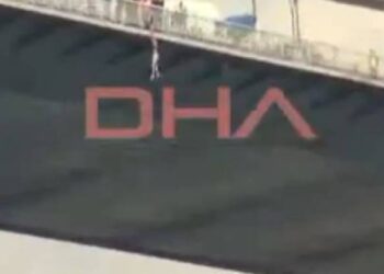 Βίντεο: Βούτηξε από τα 65 μέτρα και γλίτωσε