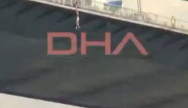 Βίντεο: Βούτηξε από τα 65 μέτρα και γλίτωσε