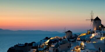 Απίστευτο φιάσκο της ΔΕΗ στη Σαντορίνη: Δύο γενικά μπλακ-άουτ σε 72 ώρες