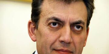 Διαψεύσεις Βρούτση για νέο μαχαίρι στους μισθούς