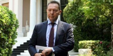 Στουρνάρας: Δεν βλέπω μείωση στον φόρο του πετρελαίου θέρμανσης – Το 2013 θα πληρώσουμε για τελευταία φορά χαράτσι