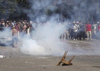 Ποτάμι το αίμα στους δρόμους του Καϊρου CNN: 120 νεκροί υποστηρικτές του Μόρσι!