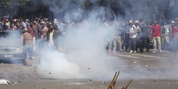 Ποτάμι το αίμα στους δρόμους του Καϊρου CNN: 120 νεκροί υποστηρικτές του Μόρσι!