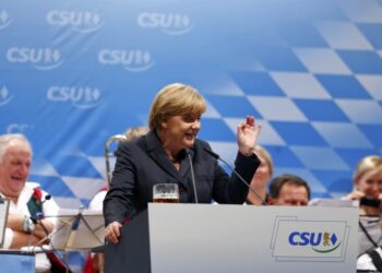 Μέρκελ: Στα μέσα του 2014 θα σας πω πόσα θα χρειαστεί η Ελλάδα!