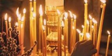 Αυλωνάρι: Η εικόνα έξω από την εκκλησία που «παγώνει» (pics-vid)