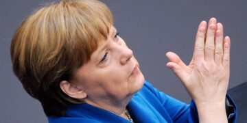 Μέρκελ: Η Ελλάδα δεν έπρεπε να έχει μπει στο ευρώ