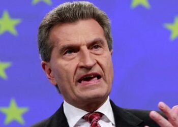 10 δισ. το νέο πακέτο λένε Έτινκγερ και Στουρνάρας