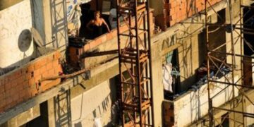 Δείτε το μεγαλύτερο άνδρο εγκληματιών και βιαστών στον κόσμο (vid)