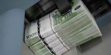 ΝΕΑΠΟΛΗ: Γυναίκα εξαπάτησε τραπεζικό υπάλληλο και του πήρε 1.350 ευρώ!