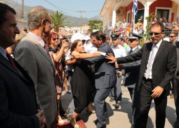 Με απρόοπτο για τον πρόεδρο της Δημοκρατίας ο εορτασμός του Δεκαπενταύγουστου