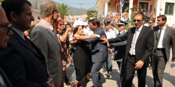 Με απρόοπτο για τον πρόεδρο της Δημοκρατίας ο εορτασμός του Δεκαπενταύγουστου