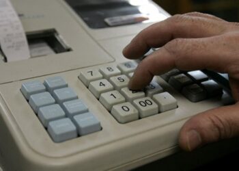 Απειλή «λουκέτου» σε όσους δεν κόβουν αποδείξεις