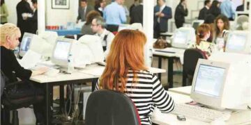 Ελέγχονται 436 υπάλληλοι του υπουργείου Οικονομικών