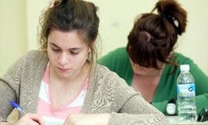 Τέσσερις πανελλαδικές σε τρία χρόνια