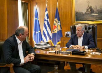 Συνάντηση του Στάθη Κωνσταντινίδη με τον Υπουργό Άμυνας