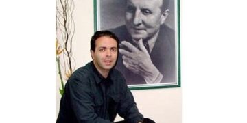 Νίκος Λυγερός: Το τριαντάφυλλο και η βελανιδιά