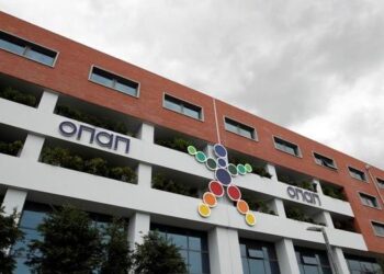 Υπεγράφη η σύμβαση πώλησης του 33% του ΟΠΑΠ στην Emma Delta