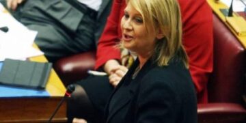 Nέα αντάρτικα: “Όχι” από Ρήγα και Βούλτεψη στην άρση των πλειστηριασμών