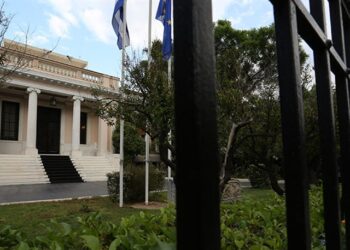 «Οχι» από Μαξίμου στην απαίτηση για «ξαφνικό θάνατο» των αμυντικών βιομηχανιών