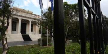 «Οχι» από Μαξίμου στην απαίτηση για «ξαφνικό θάνατο» των αμυντικών βιομηχανιών