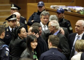 Εισαγγελέας: “Ο Άκης πήρε τόσες μίζες που έχασε τον λογαριασμό!”