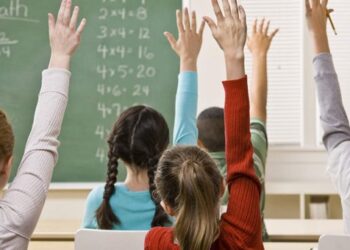 Υπ. Παιδείας: Μόλις 45 κενές θέσεις σε σχολεία φέτος – σύγκρουση Τσίπρα-κυβέρνησης