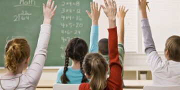 Υπ. Παιδείας: Μόλις 45 κενές θέσεις σε σχολεία φέτος – σύγκρουση Τσίπρα-κυβέρνησης