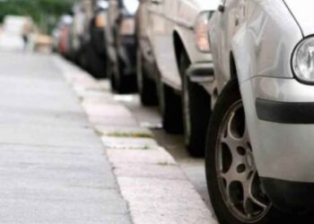 Δείτε τη φωτογραφία που σαρώνει: Μόνο ο Έλληνας οδηγός έτσι!