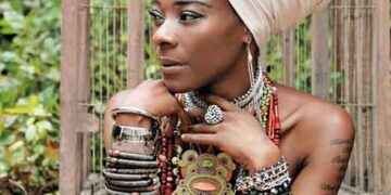 Οι μουσικές επιλογές του e-ptolemeos, Concha Buika – La Bohemia (Charles Aznavour)