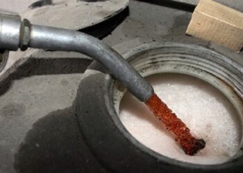 Η αποτυχία του ΦΠΑ στην εστίαση «καίει» τη μείωση του ΕΦΚ στο πετρέλαιο;