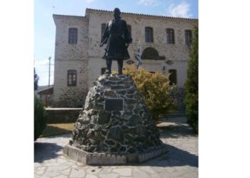 Οδοιπορικό στα µνηµεία της Εορδαίας – Ο ανδριάντας του Ιωάννη Φαρµάκη