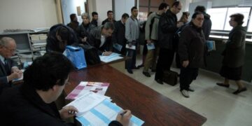 Ξεπερνούν το 1 δισ. ευρώ οι εκκρεμείς επιστροφές ΦΠΑ από τις εφορίες