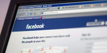 Πληθώρα καταγγελιών για το Facebook στη γραμμή SafeLine