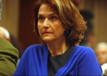 Νέο χτύπημα: Η Ρεπούση θέλει τώρα να καταργήσει και τα… Αρχαία ελληνικά!