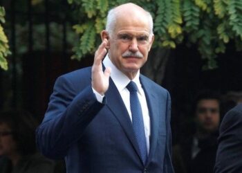 Δεν ξεκουράστηκε το καλοκαίρι ο ΓΑΠ… ζήτησε και νέα άδεια από τη Βουλή